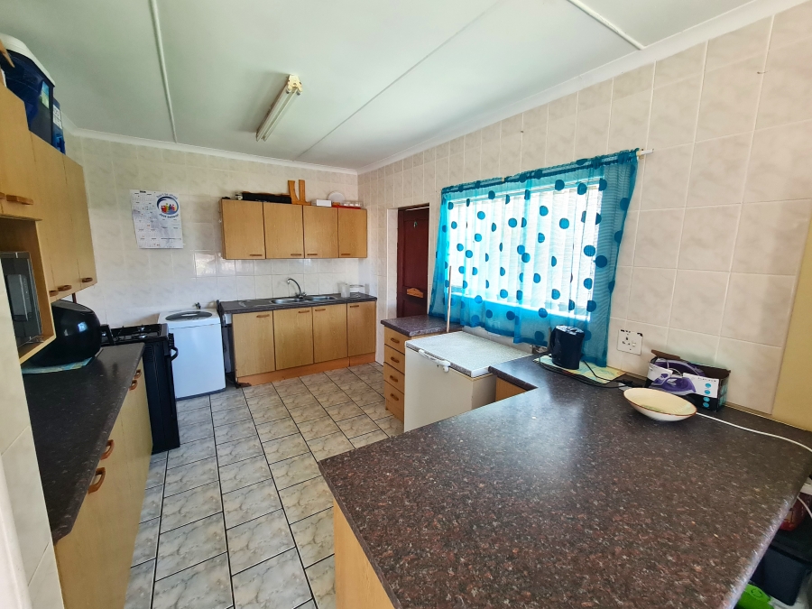 5 Bedroom Property for Sale in C Place Eastern Cape